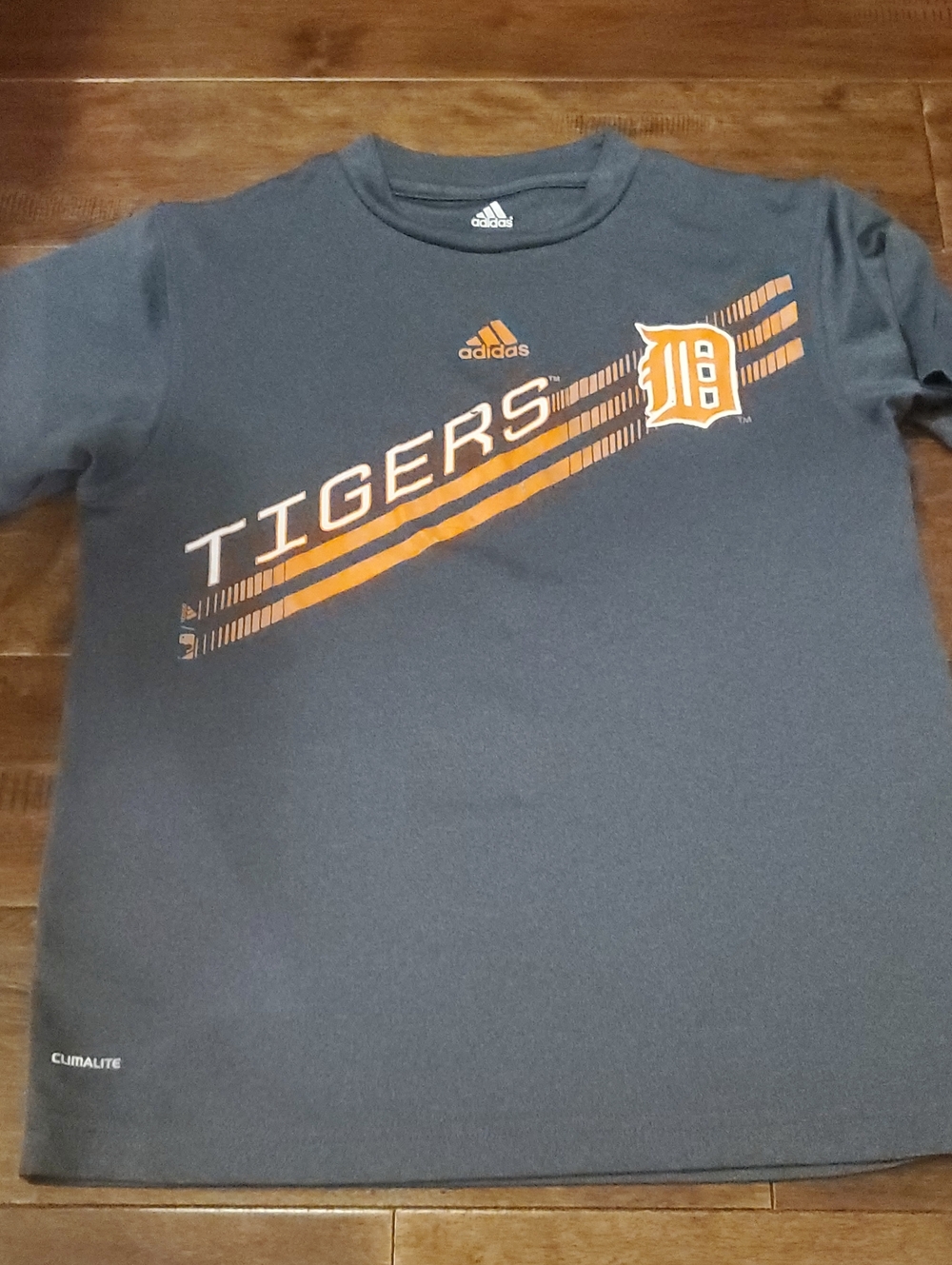 adidas Kids Detroit Tigers Navy Tee with Orange Graphics Drifit Size Small 8